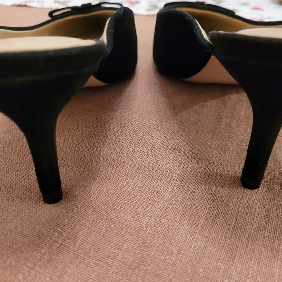 Ann Taylor Suede black mules - Picture 4 of 6